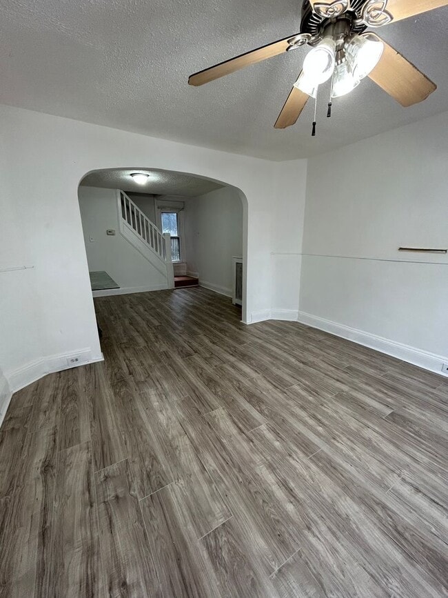 Building Photo - 39 Adeline St