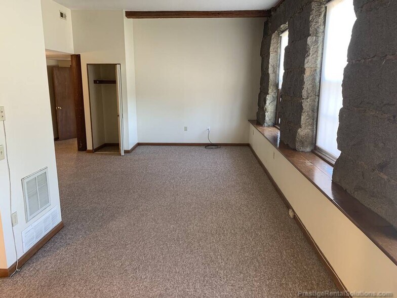 Building Photo - 180 Bemis Rd