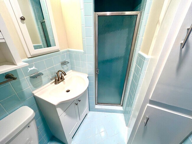 Building Photo - *MOVE IN SPECIAL* Stylishly Renovated Home with Fenced Backyard & Two Living Areas!