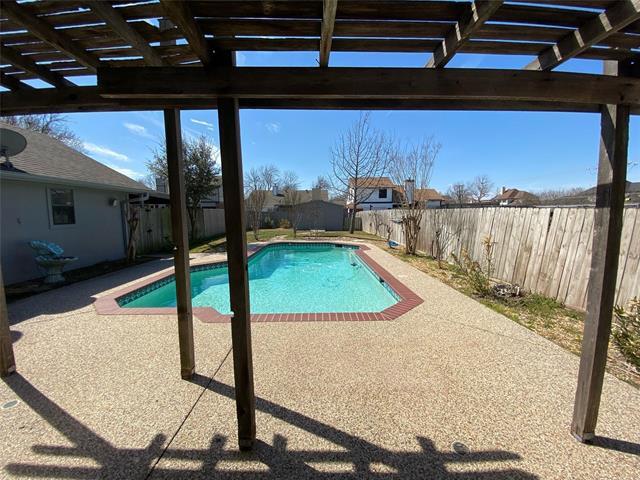 Building Photo - 2313 Roanoke Cir