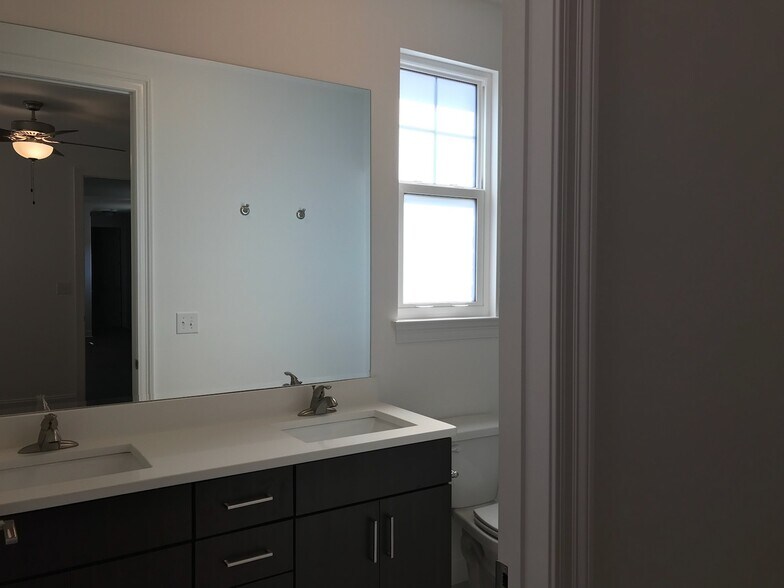 Building Photo - 309 Bailey Dr