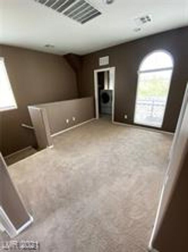 Building Photo - Lovely home with bedroom downstairs.