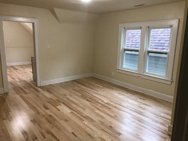 Building Photo - 2564 N Humboldt Blvd