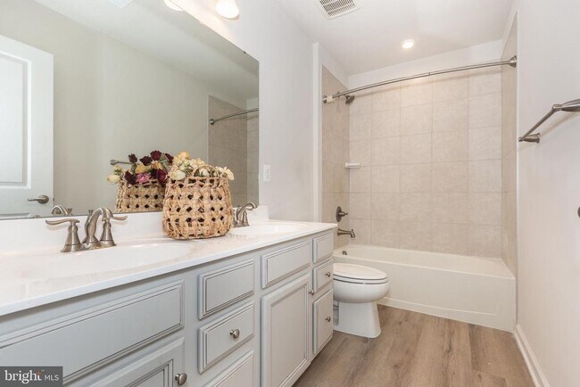 Building Photo - 112 Sherman Wy