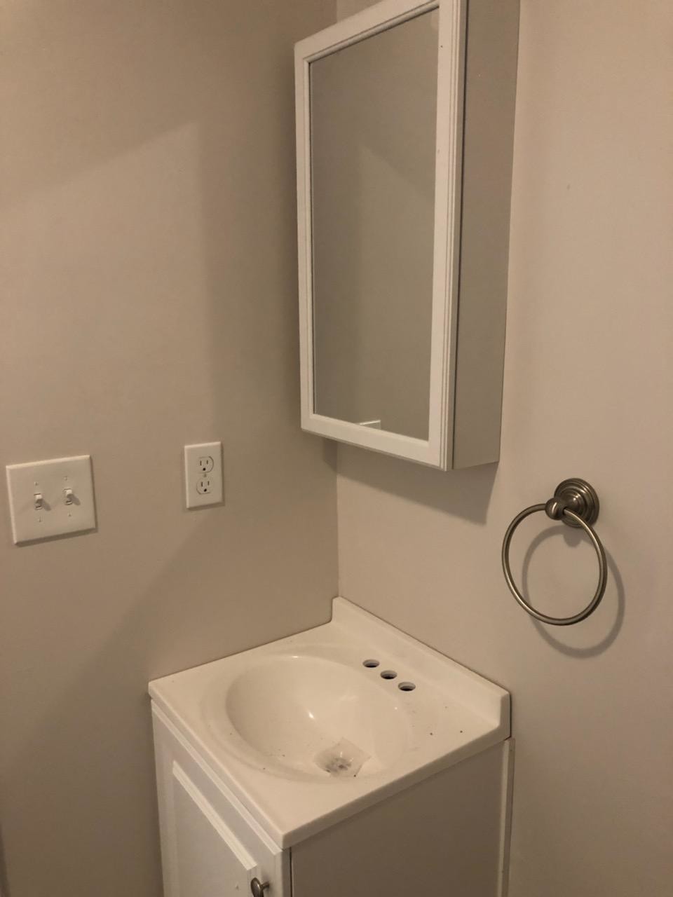 Building Photo - 89 Park Dr