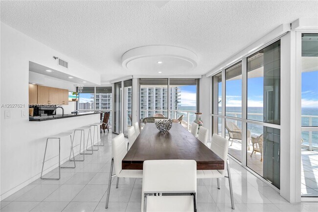Building Photo - 16485 Collins Ave