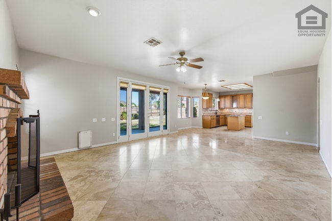 Building Photo - 5Bed/3Bath House at 67th Ave/Deer Valley Rd! Ready for Immediate Move-In! -- GOLF COURSE VIEWS! R...