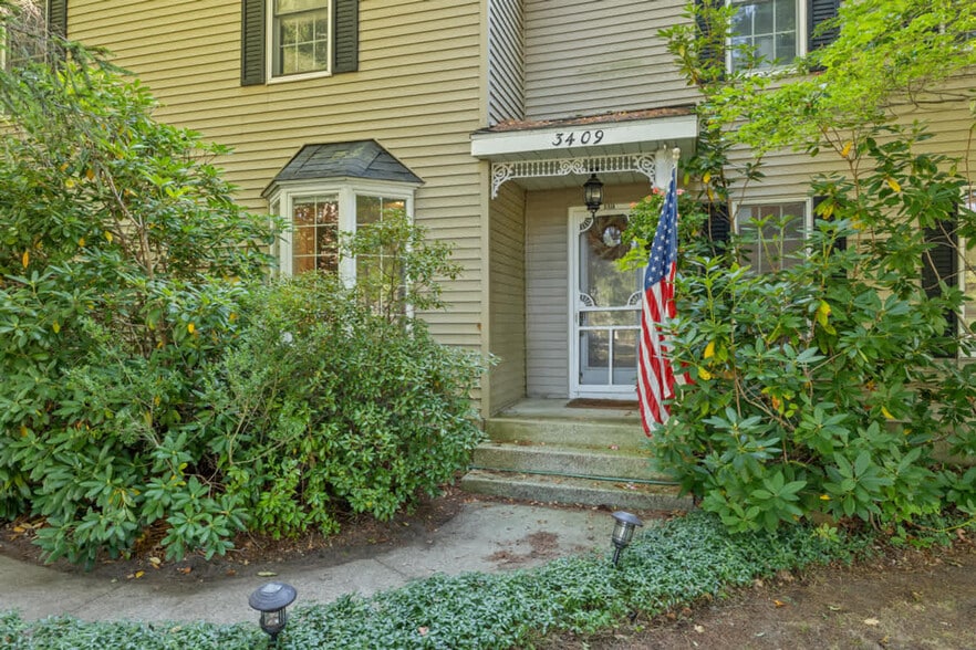 Building Photo - 3409 Elizabeth St