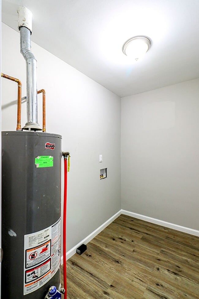 Building Photo - 3 Bedroom; 1 Bath; Ranch Home