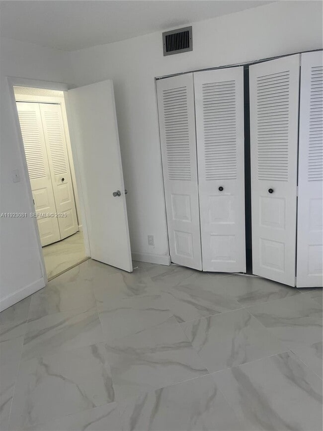 Building Photo - 9510 Seagrape Dr