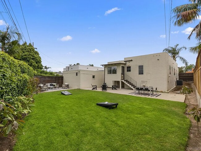Building Photo - 4825 Biona Dr