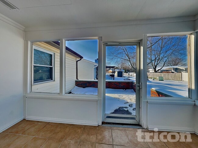 Building Photo - 5220 Tamarisk Ct