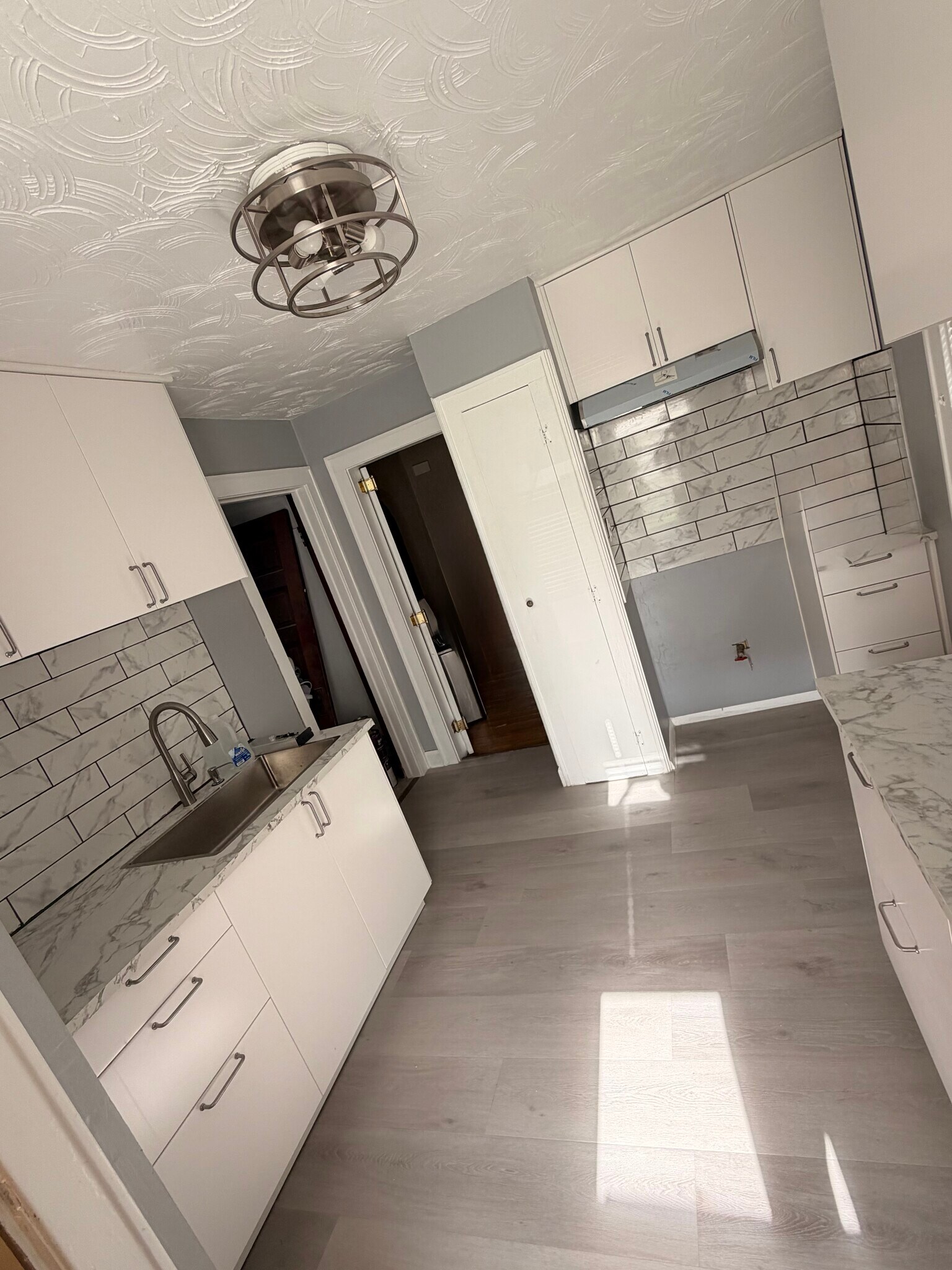 Kitchen - 4159 N 20th St