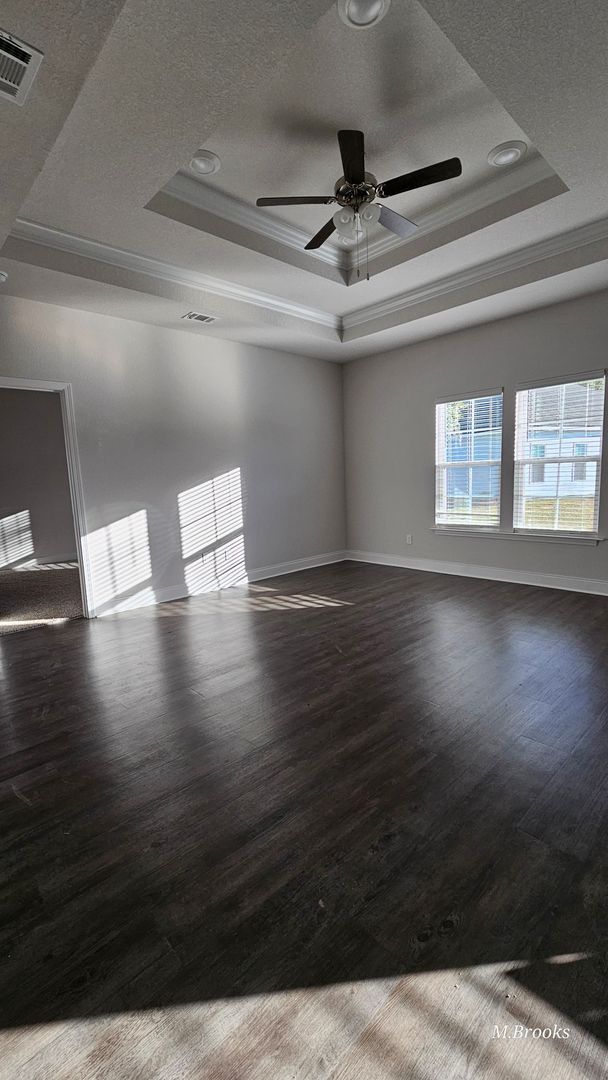 Building Photo - Beautiful home in Grand Oaks Village, Lake...