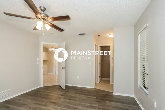 Building Photo - 3 Bedroom Pet-Friendly Home in ENGLEWOOD, FL with Main Street Renewal