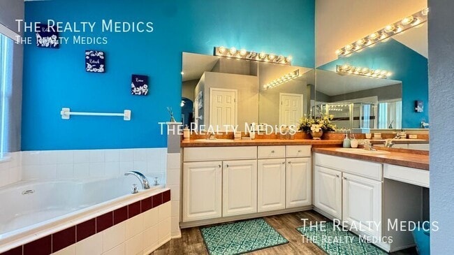 Building Photo - 4802 Cumbrian Lakes Dr