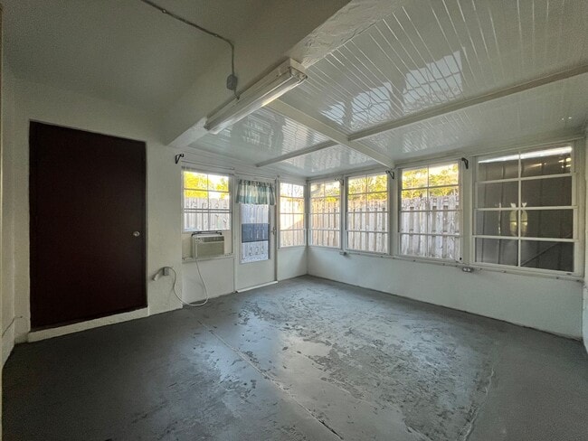 Building Photo - Indian Harbor Beach Townhome