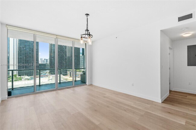 Building Photo - 1111 SW 1st Ave
