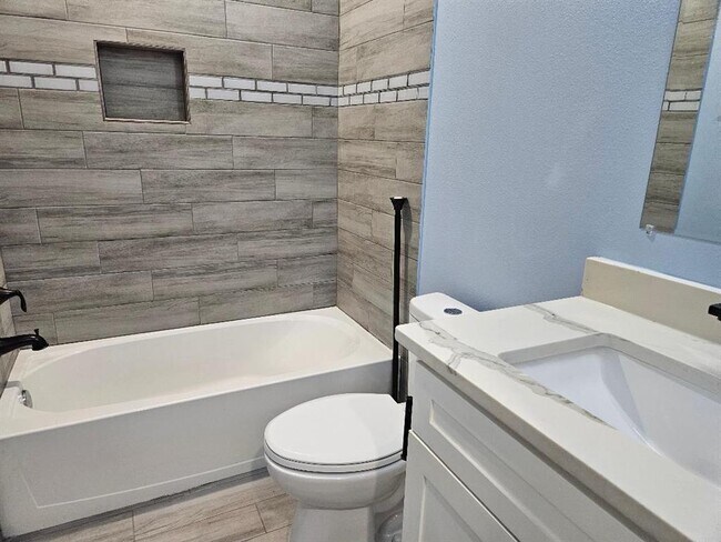 Building Photo - 305 Anderson St