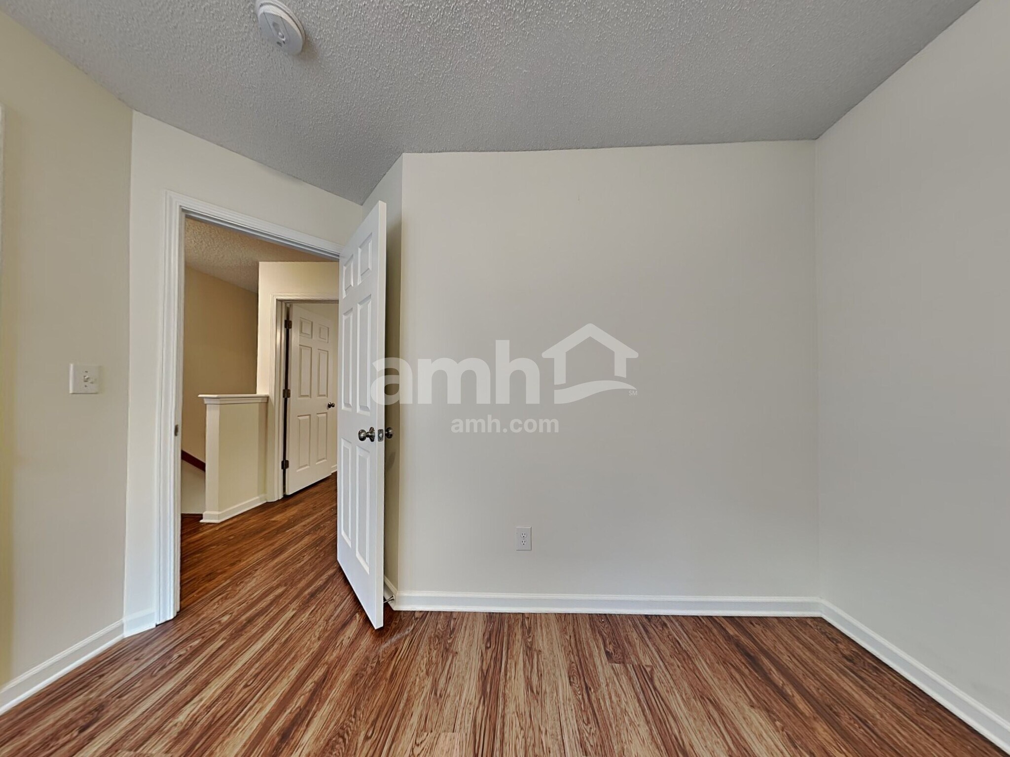 Building Photo - 6335 Dumont Ln