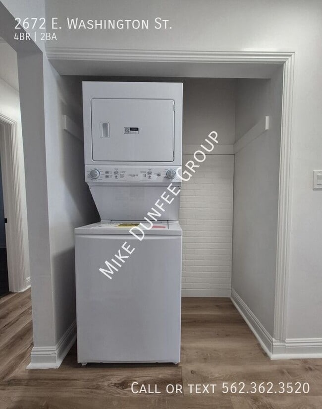 Building Photo - 2672 E Washington St