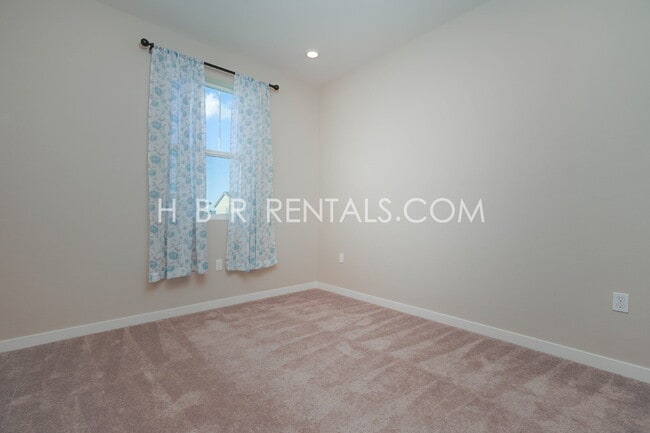 Building Photo - 1038 Osprey Dr