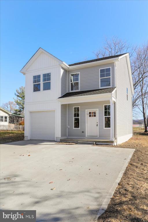 Building Photo - 716 Greenway Ave