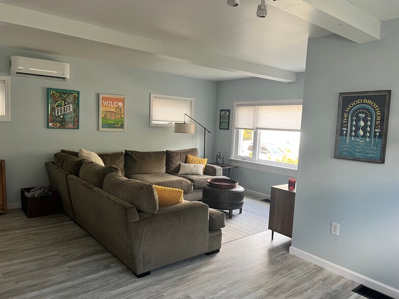 Building Photo - 815 Sixth St