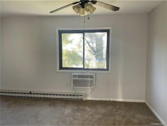 Building Photo - 32 Scarborough Ln