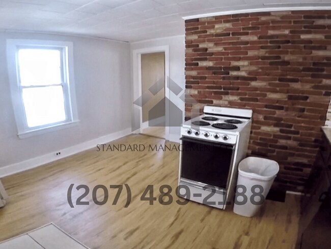 Building Photo - SINGLE FAMILY HOME @ AUGUSTA, ME