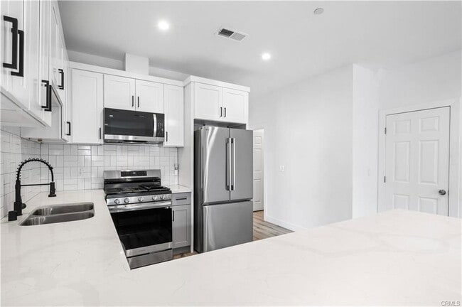 Building Photo - 5000 Cleon Ave