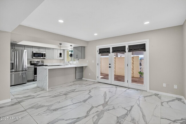 Building Photo - 1339 N 44th St