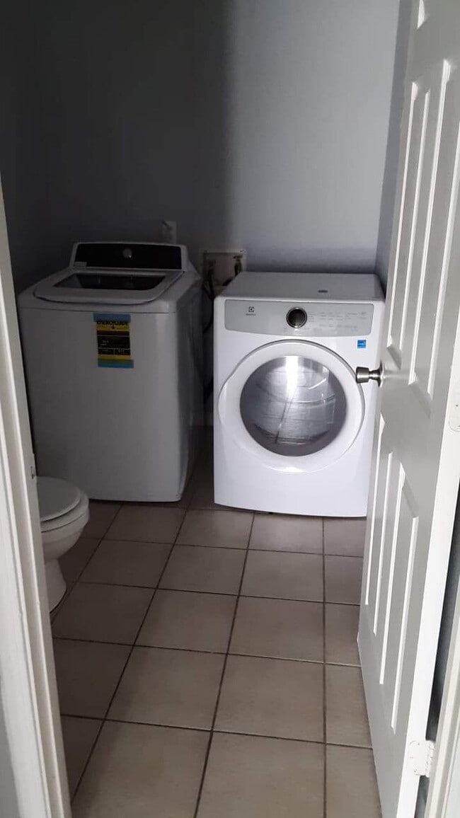 Building Photo - 3333 12th Ave