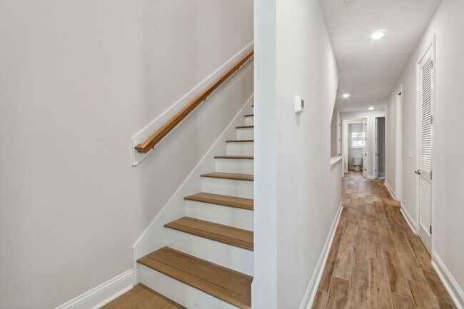 Building Photo - 247 Beech St