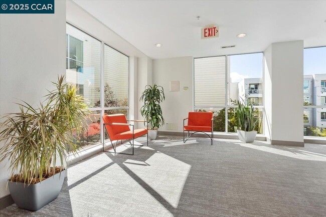 Building Photo - 1655 N California Blvd
