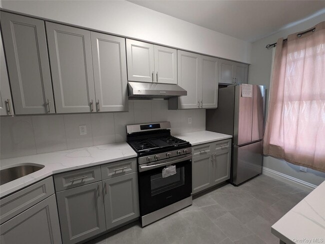 Building Photo - 205-17 Hollis Ave