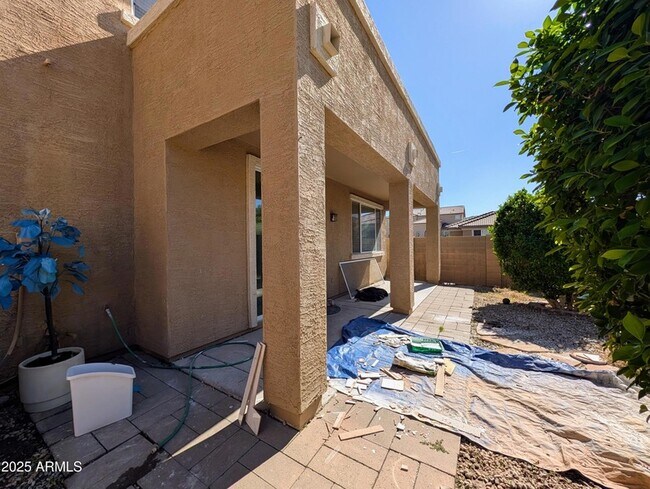 Building Photo - 3848 E Pollack St