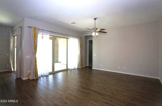 Building Photo - 1201 E Cherrywood Pl
