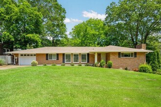Building Photo - 4717 Brentwood Dr