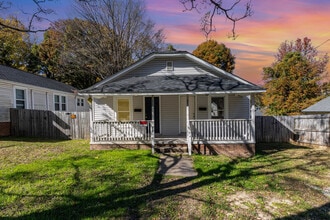 Building Photo - 659 Wilson St