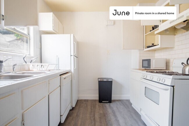 Building Photo - Room in Shared 4 bed/2 bath home