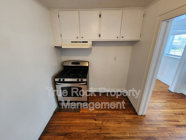 Building Photo - 1112 E Corona St