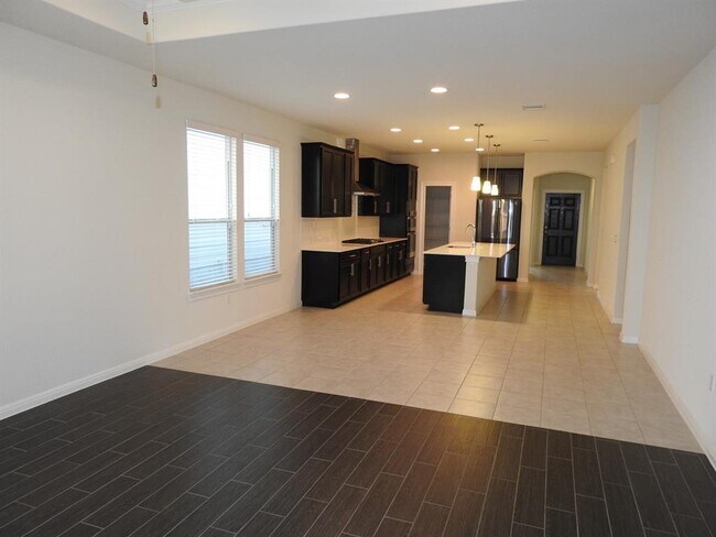 Building Photo - 9903 Quercia Dr