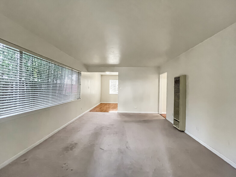 Building Photo - 1219 Parker St