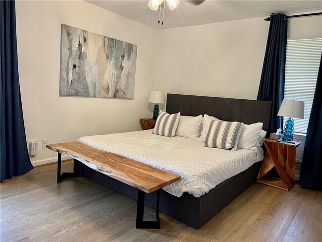 Building Photo - 2984 Lavista Ct