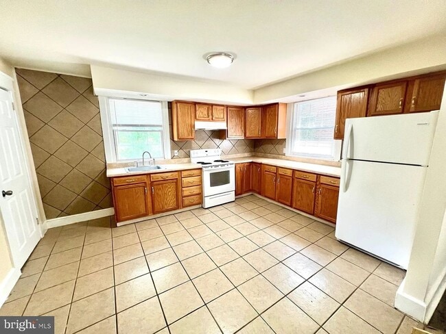 Building Photo - Charming 4BR House in Claymont