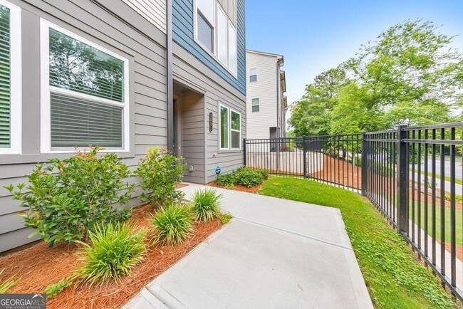 Building Photo - 1521 Layton Ln NW