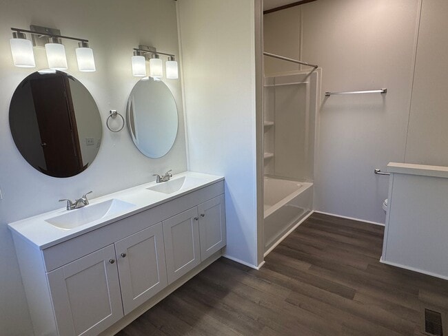 Building Photo - 3 Bedroom 2 Bathroom Home in Johnson City, TN