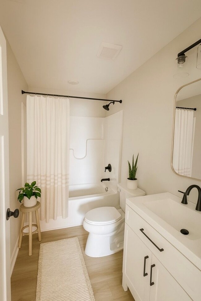 Building Photo - 603 McPherson St