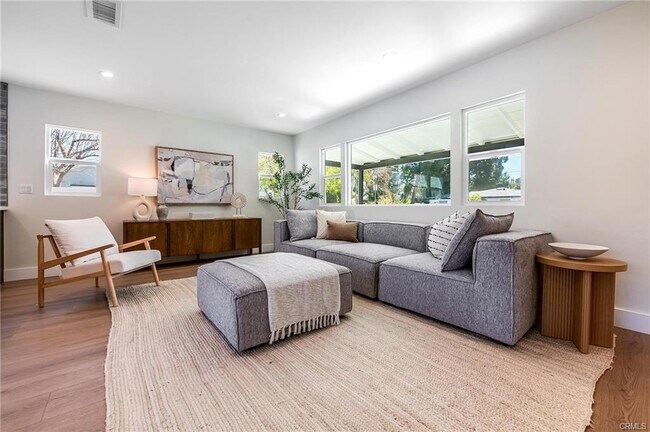 Building Photo - 22919 Leonora Dr